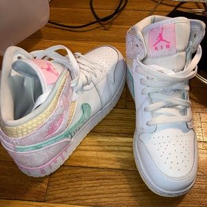 Nike air white yellow pink green